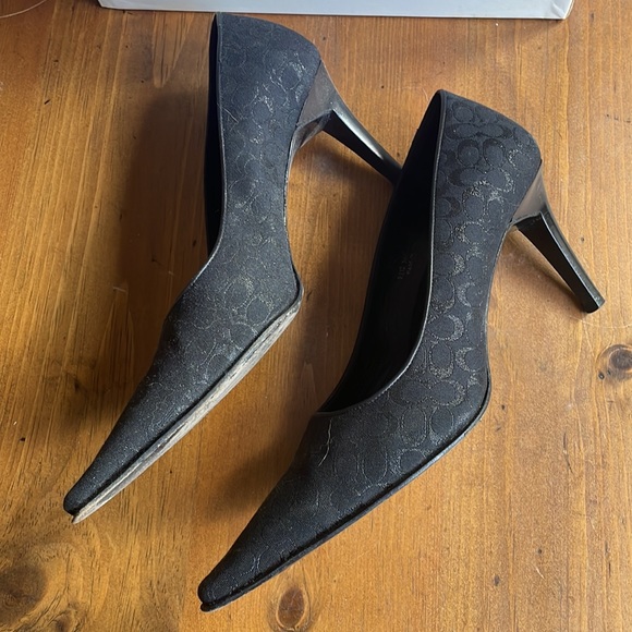 Coach Black Pumps - Gorgeous Logo Design! - Picture 3 of 10